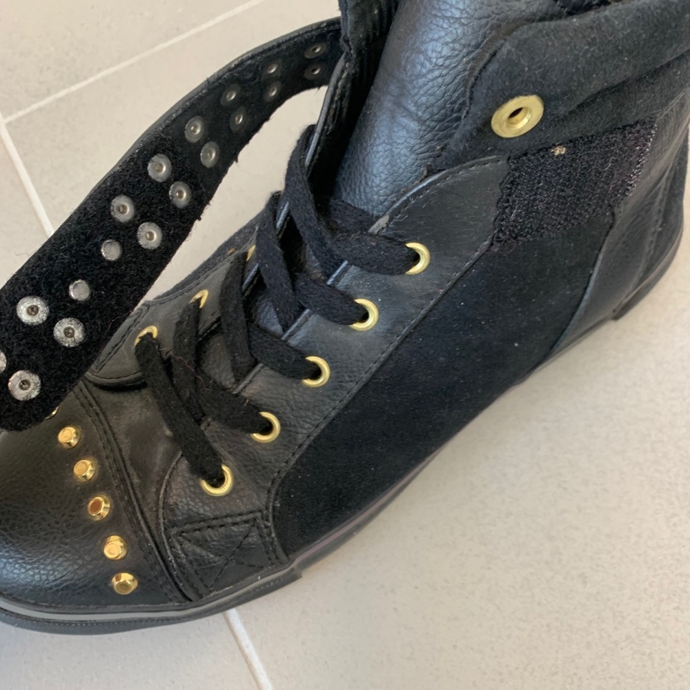 guess black and gold shoes
